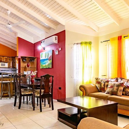 Ocho Rios Emerald 2 Bed 10 Mins Ocho Rios 24Hrs Hot Water Wi Fi Exterior photo