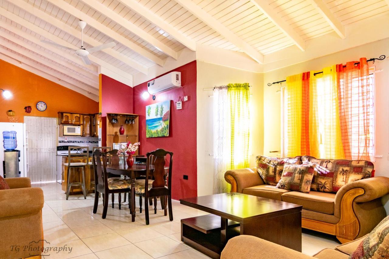 Ocho Rios Emerald 2 Bed 10 Mins Ocho Rios 24Hrs Hot Water Wi Fi Exterior photo