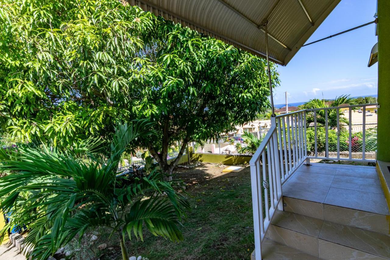 Ocho Rios Emerald 2 Bed 10 Mins Ocho Rios 24Hrs Hot Water Wi Fi Exterior photo