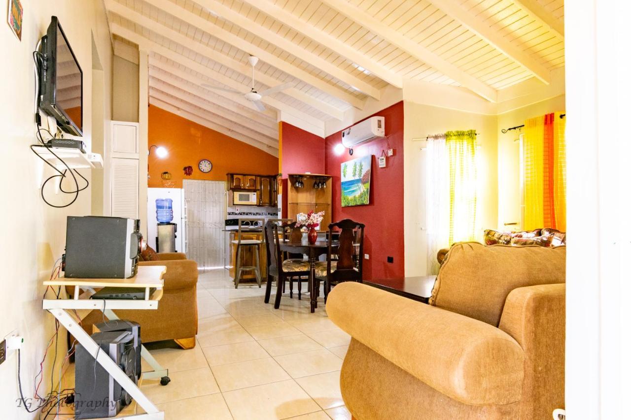 Ocho Rios Emerald 2 Bed 10 Mins Ocho Rios 24Hrs Hot Water Wi Fi Exterior photo