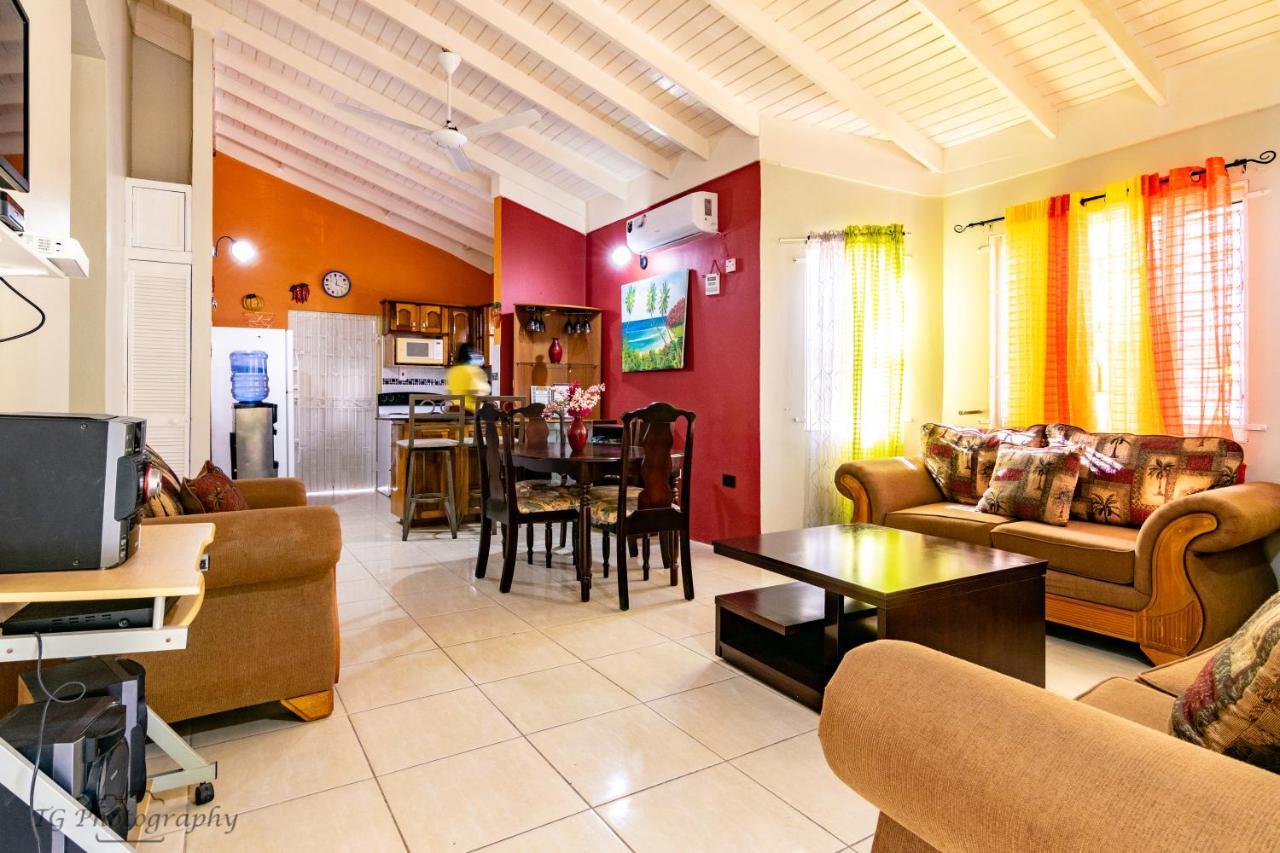 Ocho Rios Emerald 2 Bed 10 Mins Ocho Rios 24Hrs Hot Water Wi Fi Exterior photo