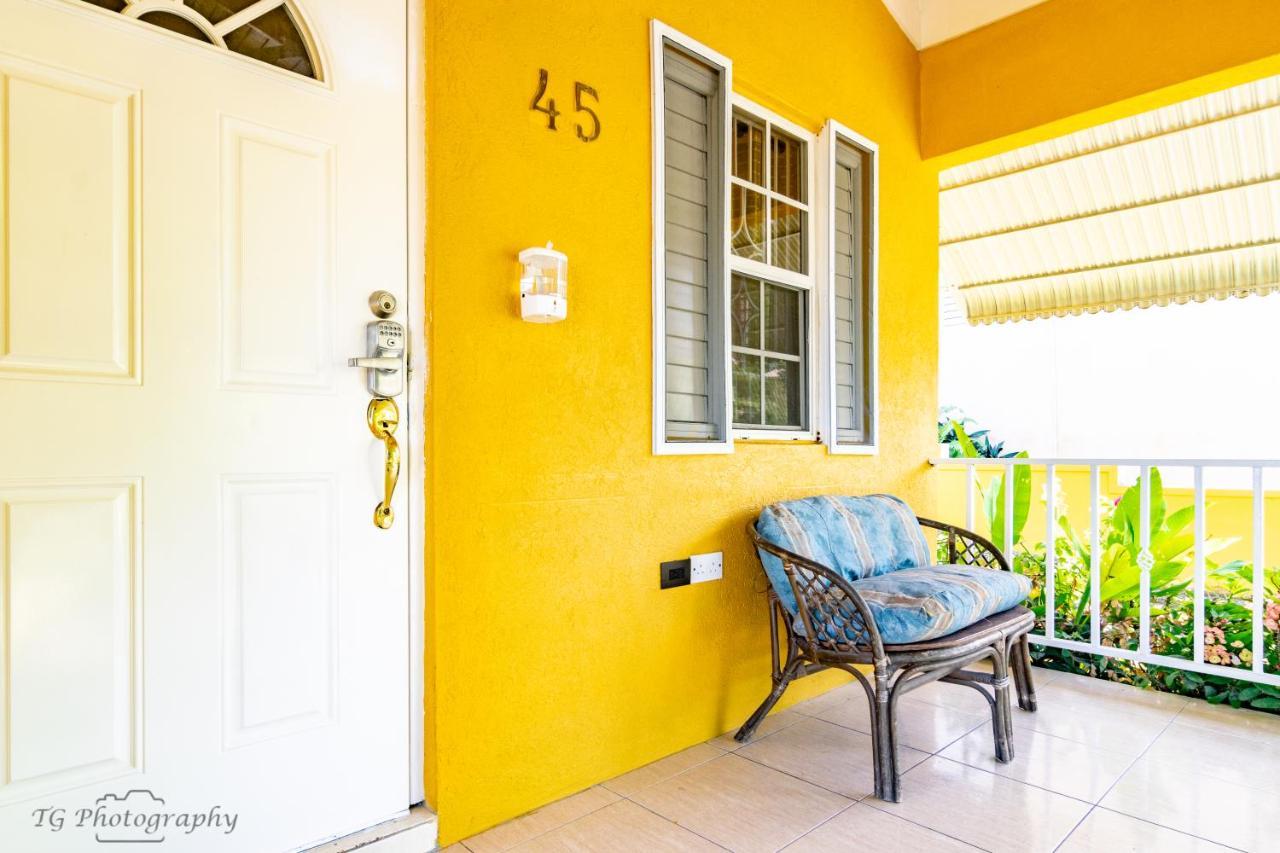 Ocho Rios Emerald 2 Bed 10 Mins Ocho Rios 24Hrs Hot Water Wi Fi Exterior photo